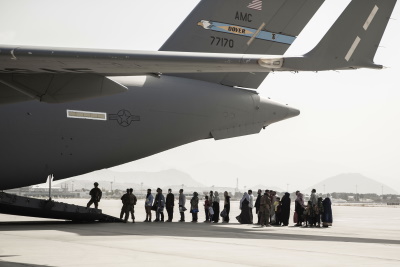 ¿Cuántos estadounidenses y aliados quedan en Afganistán?