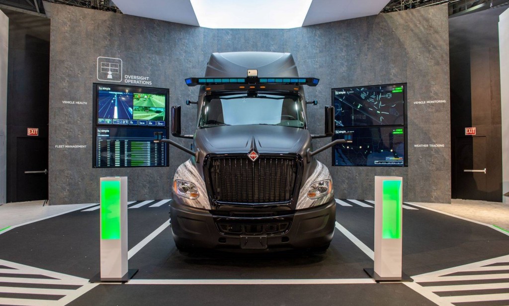 Escasez de conductor de camión: auto-conducción de camiones robot podría resolver el problema